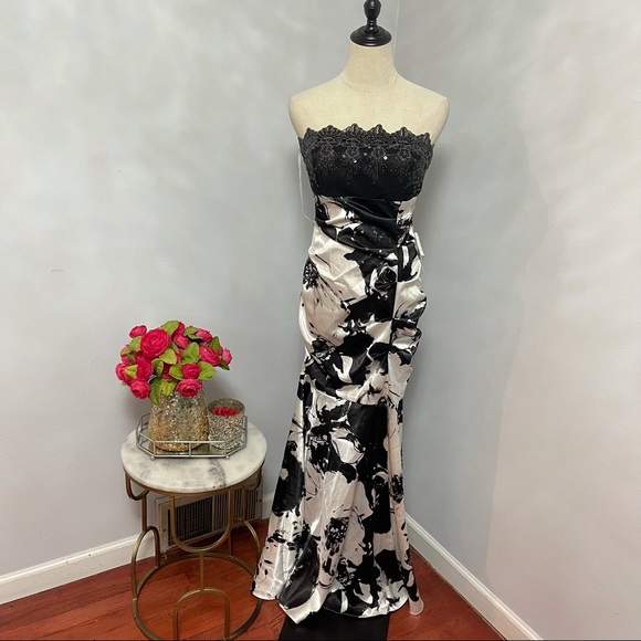 # Davids Bridal Strapless Sequined Chest Black & White Gown / Maxi Dress Size 7 - Picture 1 of 17